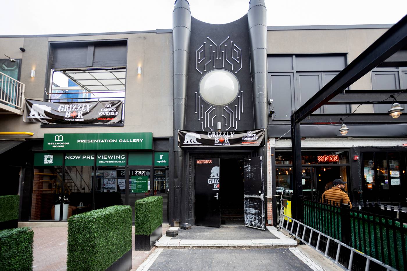 grizzly bar toronto
