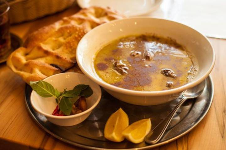 Takht-e Tavoos